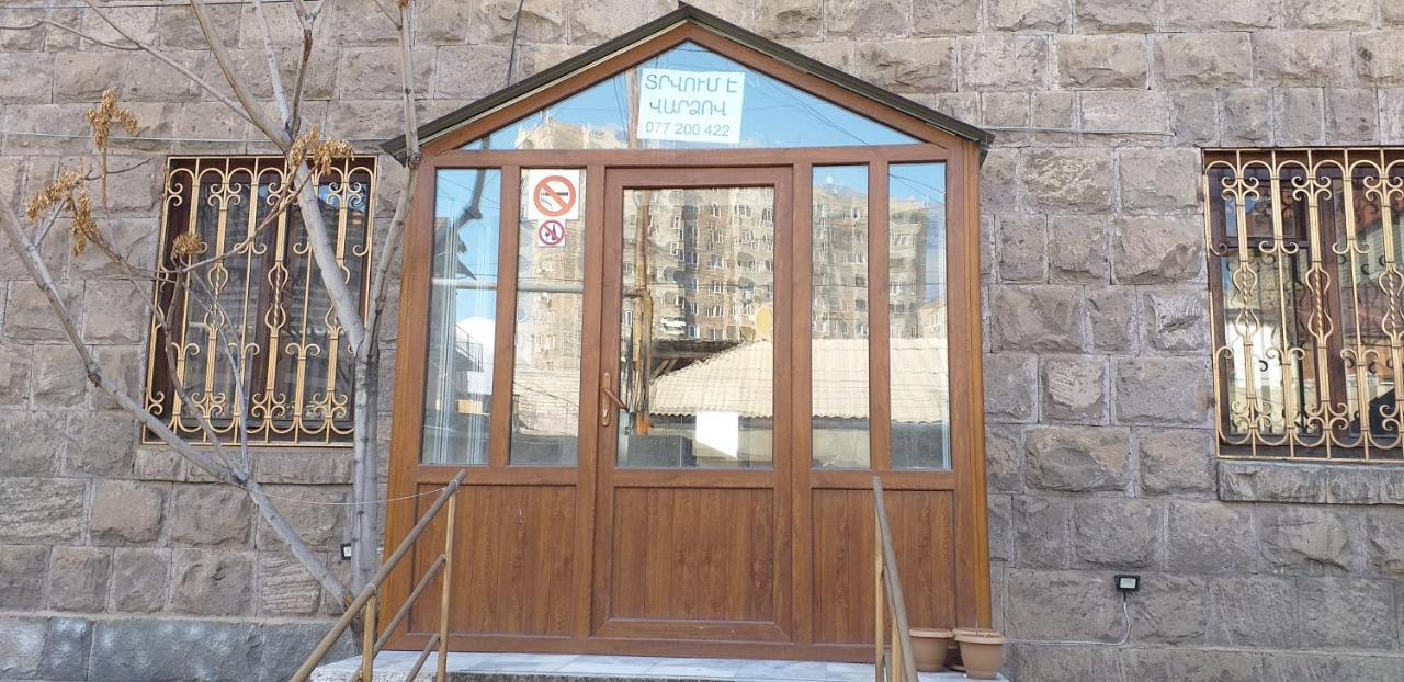 Hotel 333 Yerevan Ngoại thất bức ảnh