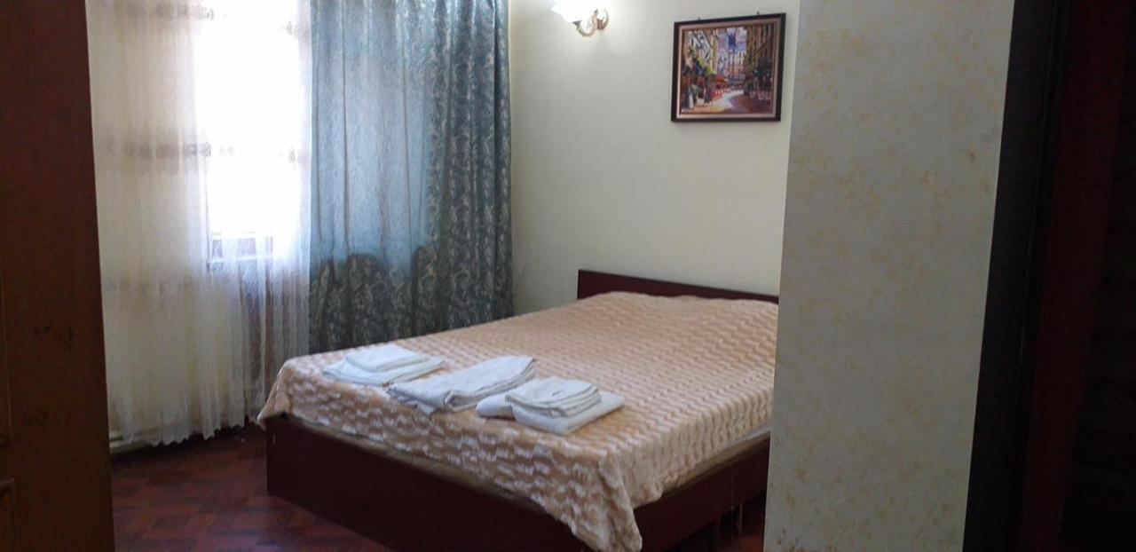 Hotel 333 Yerevan Ngoại thất bức ảnh
