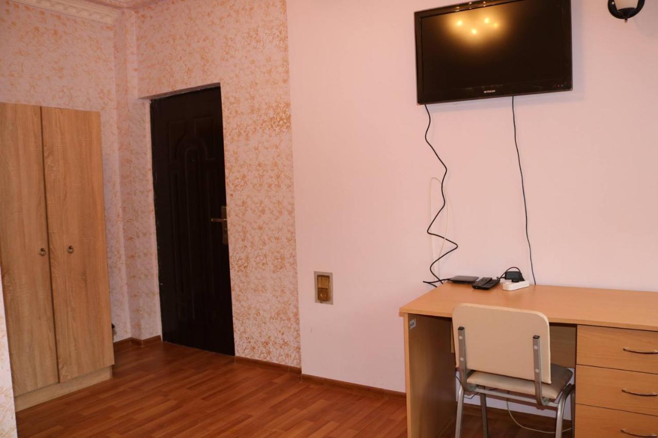 Hotel 333 Yerevan Ngoại thất bức ảnh